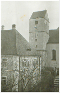 eine Glocke wird hochgezogen