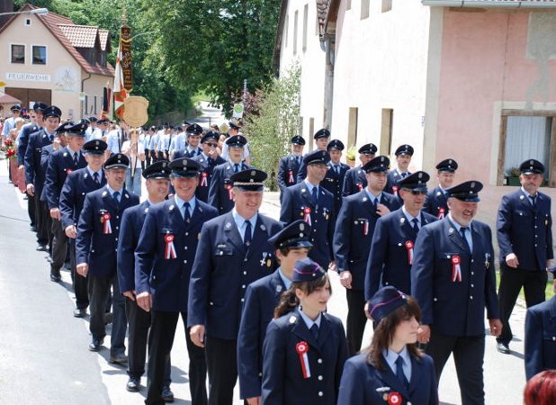 Festzug durch Lintach